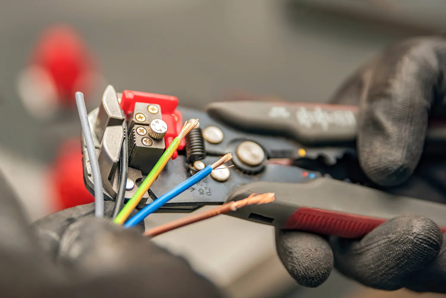 remise aux normes electriques vitre
